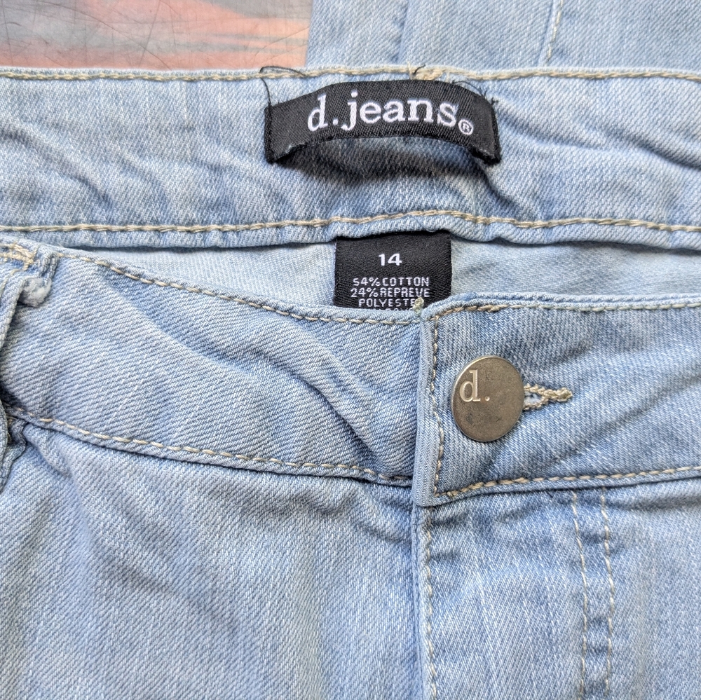 d.jeans Light Wash Distressed Straight-Leg Jeans Women’s Size 14 - Picture 2 of 4
